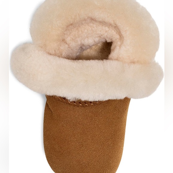 🔥 UGG Lassen Genuine Shearling Shoes – Chestnut (Size 0/1) – NEW IN BOX - Picture 13 of 16